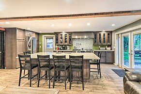Waterfront Ashland Home ~ 2 Mi to Downtown!