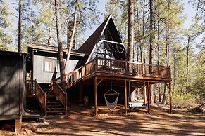 Charming Cabin in Pine w/ Fire Pit & Hot Tub!