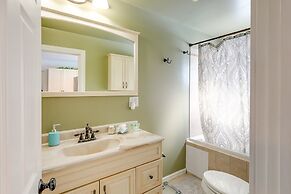 Cozy Apartment in Fairbanks ~ 2 Mi to Downtown!