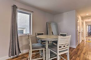 Newark Apartment ~ 5 Mi to Turtle Back Zoo!