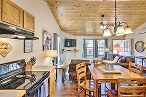 8 Mi to Great Smoky Mtn National Park: Cozy Cabin