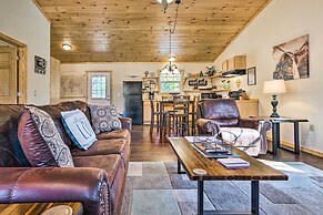 8 Mi to Great Smoky Mtn National Park: Cozy Cabin