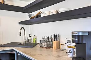 Dock & Pool Access: Lakefront Grove Home!