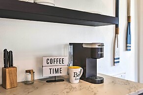 Dock & Pool Access: Lakefront Grove Home!