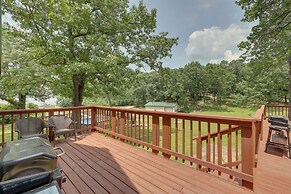 Dock & Pool Access: Lakefront Grove Home!
