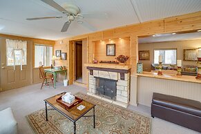 Patio & Grill: Cozy Cabin in Munds Park!