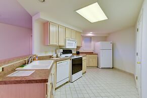 Cozy Pigeon Getaway, Close to Public Beaches!