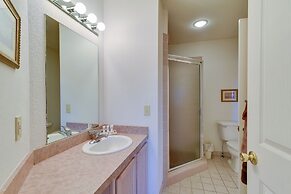 Cozy Pigeon Getaway, Close to Public Beaches!