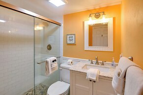 Resort Condo Steps to Beach: Snowbirds Welcome!