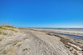 Resort Condo Steps to Beach: Snowbirds Welcome!