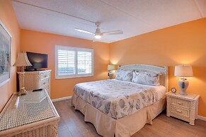 Resort Condo Steps to Beach: Snowbirds Welcome!