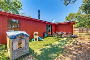 Family-friendly Mobile Retreat w/ Spacious Yard!