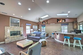 Bright Poway Studio w/ Shared Outdoor Pool!