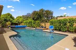 Pool Table, Putting Green: Luxury Oasis in Mesa