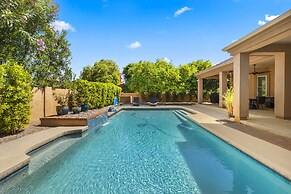 Pool Table, Putting Green: Luxury Oasis in Mesa