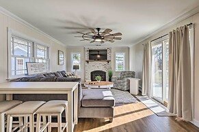 Mattituck Home w/ Fireplaces - Near Wineries