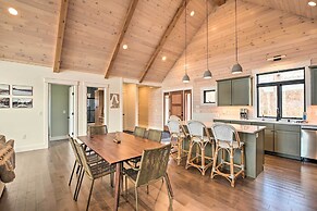 Secluded Kingfield Abode w/ Idyllic Mtn Views