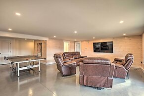 Secluded Kingfield Abode w/ Idyllic Mtn Views