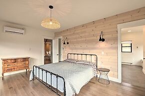 Secluded Kingfield Abode w/ Idyllic Mtn Views
