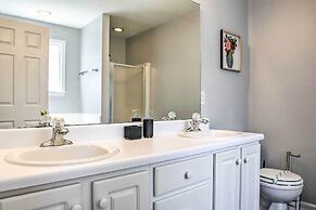 Welcoming Abode w/ Yard ~ 1 Mi to Dtwn Apex!