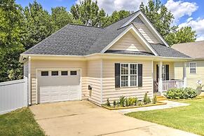 Welcoming Abode w/ Yard ~ 1 Mi to Dtwn Apex!