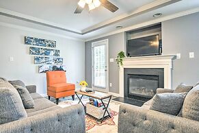 Welcoming Abode w/ Yard ~ 1 Mi to Dtwn Apex!