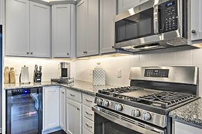 Tasteful Durham Townhome - 6 Mi to Downtown!