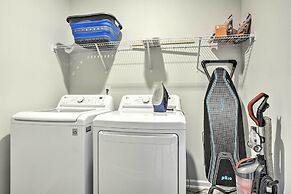 Tasteful Durham Townhome - 6 Mi to Downtown!