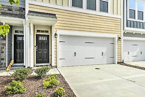 Tasteful Durham Townhome - 6 Mi to Downtown!