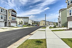 Tasteful Durham Townhome - 6 Mi to Downtown!