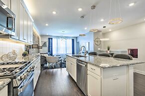 Tasteful Durham Townhome - 6 Mi to Downtown!