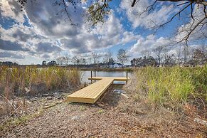 Lakefront Wetumpka Escape w/ Furnished Deck!