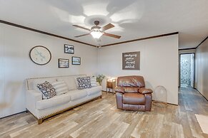 Lakefront Wetumpka Escape w/ Furnished Deck!