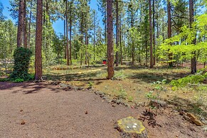 Hot Tub & Game Room: All-season Pinetop Cabin
