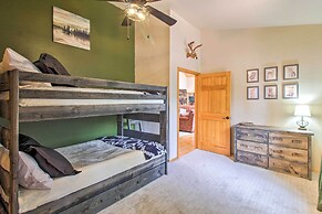 Hot Tub & Game Room: All-season Pinetop Cabin