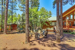 Hot Tub & Game Room: All-season Pinetop Cabin