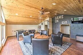 Hot Tub & Game Room: All-season Pinetop Cabin
