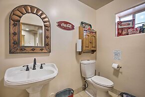 Spacious Glendale Home w/ Outdoor Kitchen!