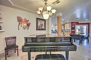 Spacious Glendale Home w/ Outdoor Kitchen!