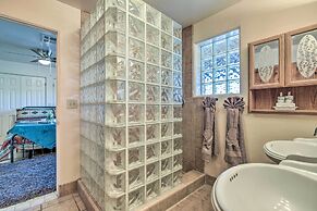 Spacious Glendale Home w/ Outdoor Kitchen!