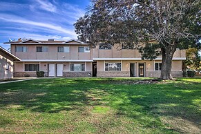 Central Bakersfield Townhome w/ Private Patio