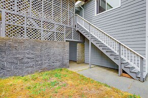 Deck + Walk to Beach: Southern Oregon Coast Home!