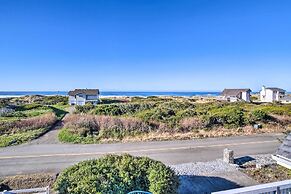 Deck + Walk to Beach: Southern Oregon Coast Home!