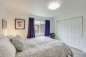 Deck + Walk to Beach: Southern Oregon Coast Home!