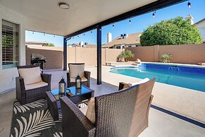 Heated Pool, 2 Mi to Dtwn: Central Peoria Home!