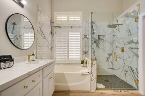 Heated Pool, 2 Mi to Dtwn: Central Peoria Home!