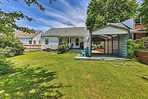 Charming Charleston Home w/ Yard & Fire Pit!