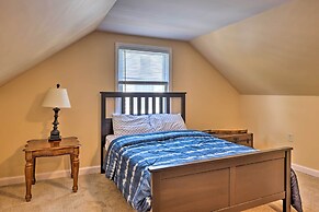 Charming Charleston Home w/ Yard & Fire Pit!