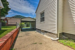 Charming Charleston Home w/ Yard & Fire Pit!