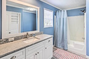 Mountain-view Zirconia Home: Walk to Lake Summit!